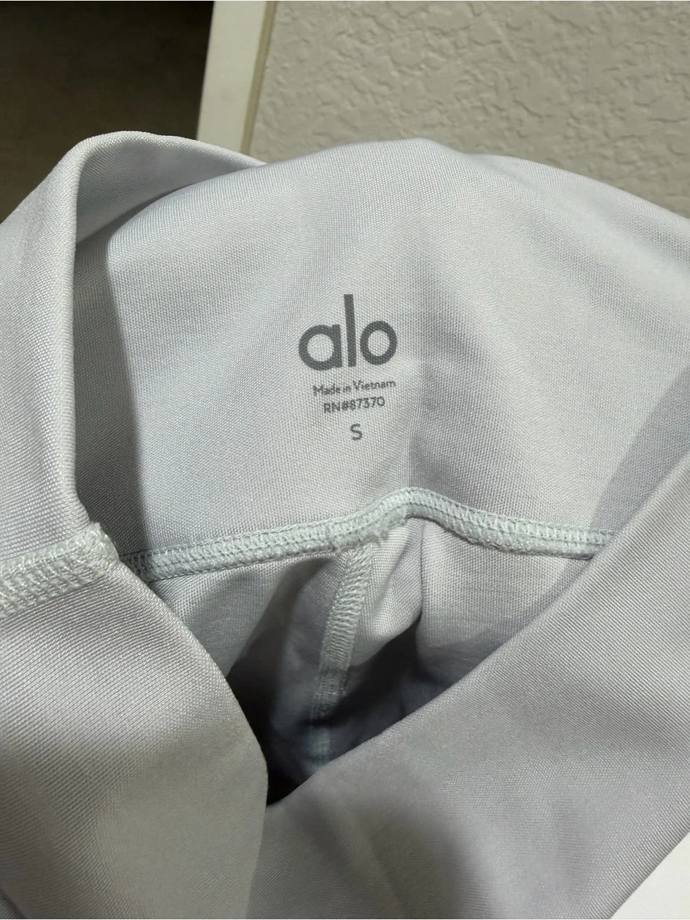 Alo Yoga High waisted Legging Size Small